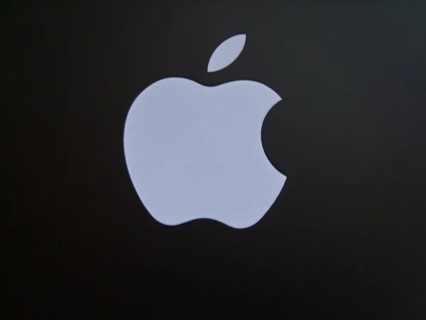 苹果市值单日飙升近2000亿美元，创历史最大涨幅